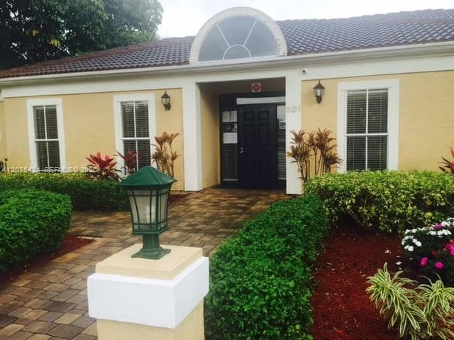 927 Riverside Dr # 326, Coral Springs, FL 33071