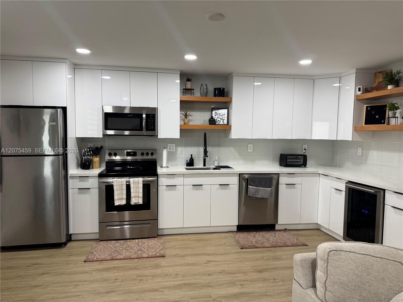 2420 Diana Dr # 402, Hallandale Beach, FL 33009