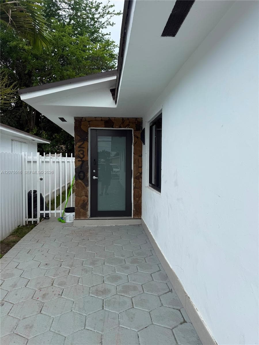 2370 NW 33rd St # 2370, Miami, FL 33142