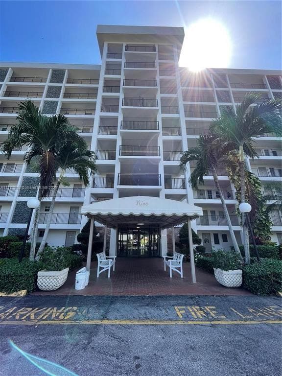 3100 N PALM AIRE Drive # 204, Pompano Beach, FL 33069