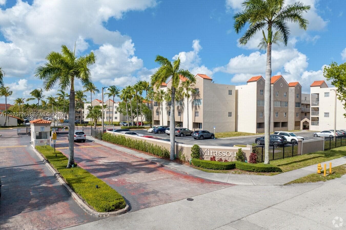6195 NW 186th St # 105, Hialeah, FL 33015