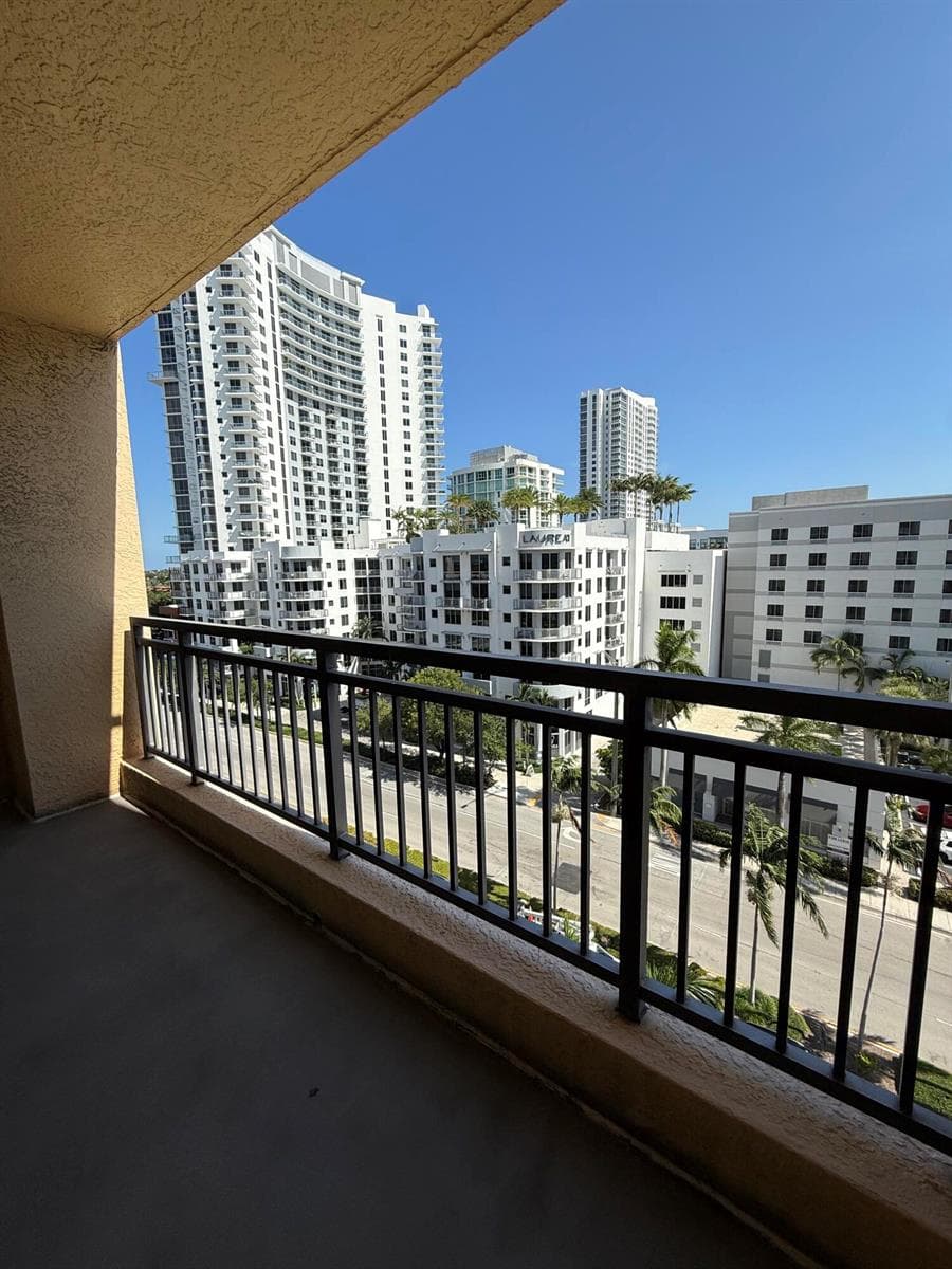 100 N FEDERAL Highway # 738, Fort Lauderdale, FL 33301