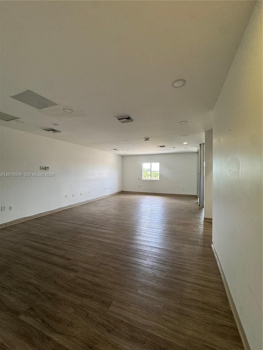 7490 SW 23rd St # 203, Miami, FL 33155