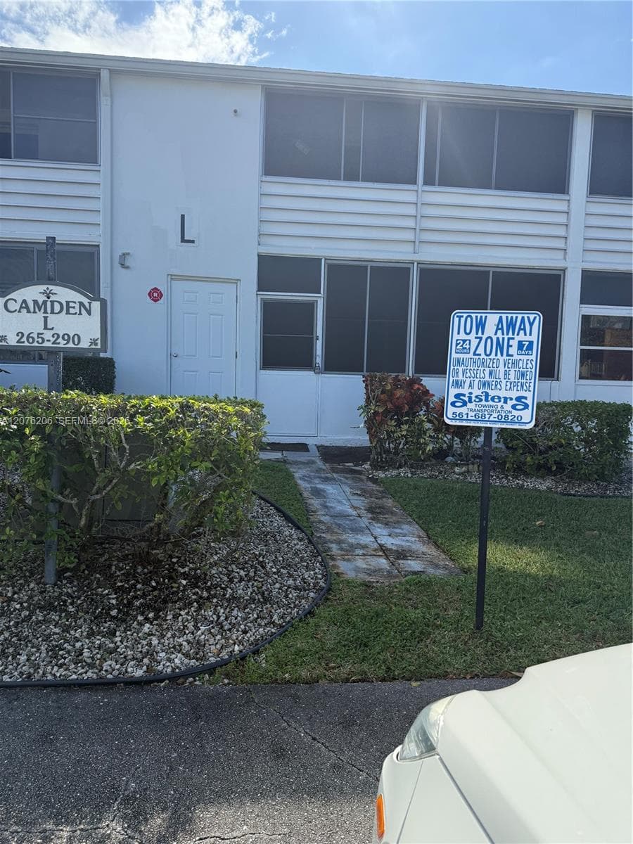 272 Camden L # 272, West Palm Beach, FL 33417