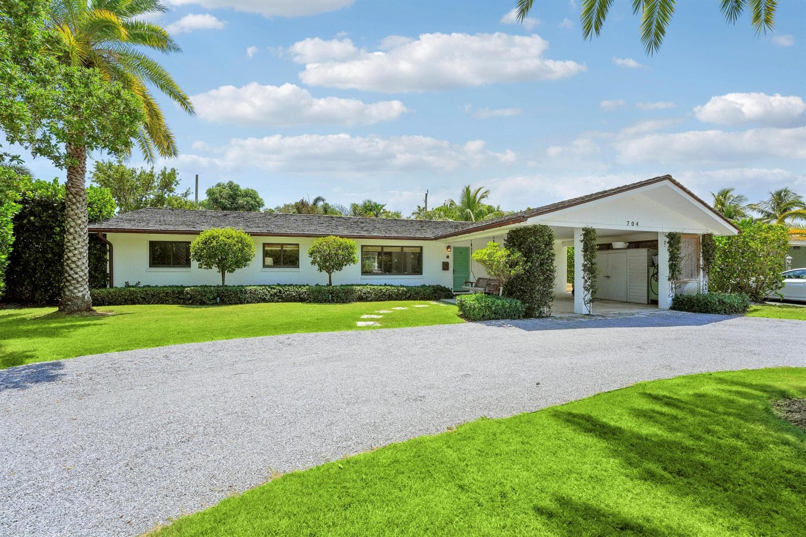 704 PELICAN Way, North Palm Beach, FL 33408