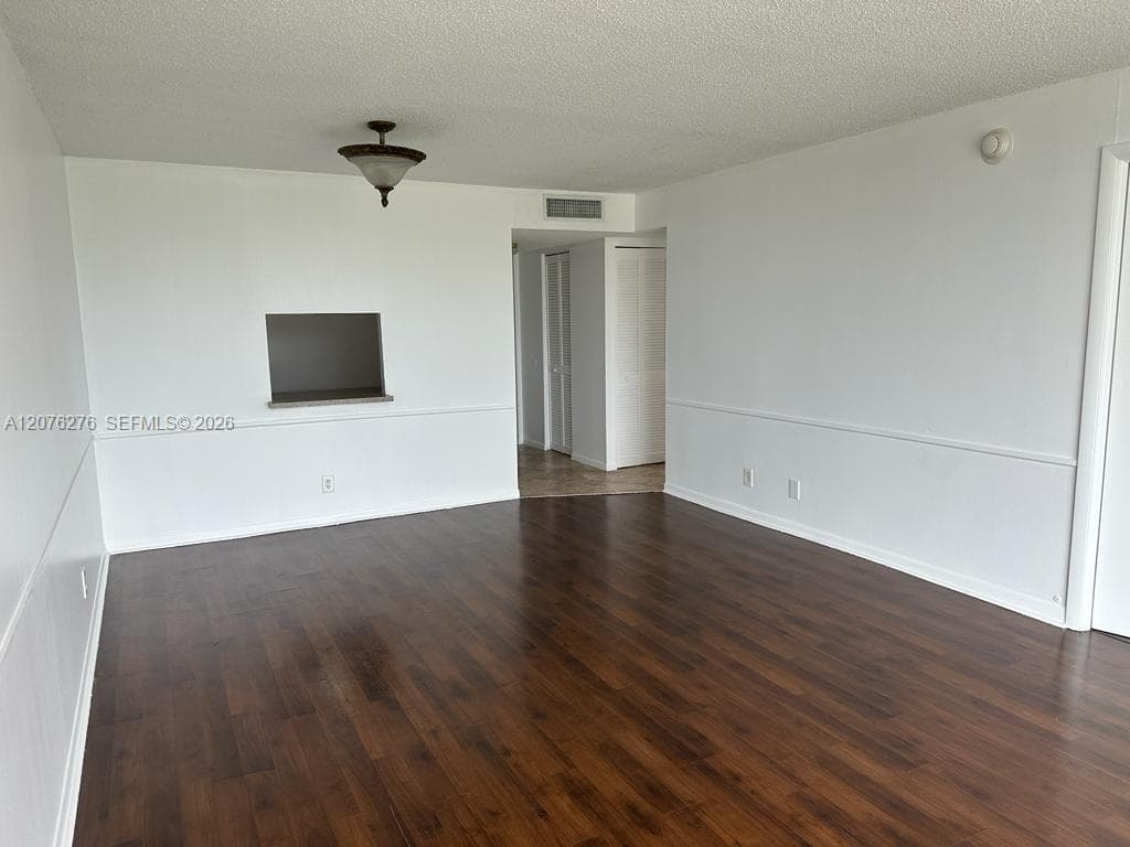 500 Executive Center Dr # 3A, West Palm Beach, FL 33401
