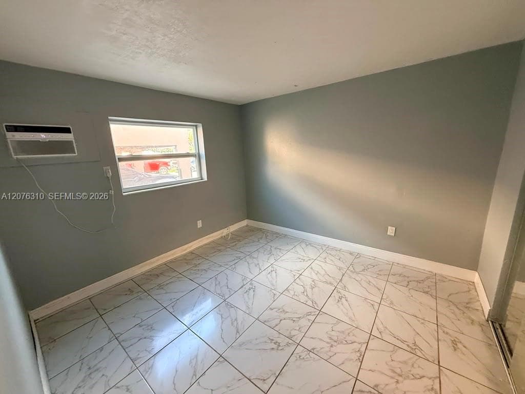 350 E 21st St # 108, Hialeah, FL 33010