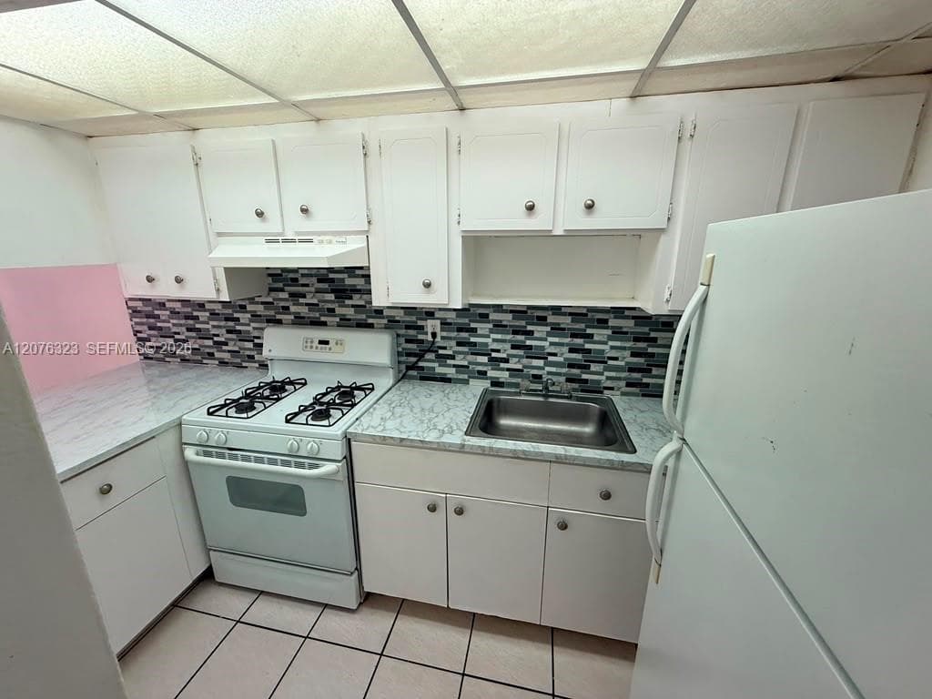 1300 W 47th Pl # 216A, Hialeah, FL 33012
