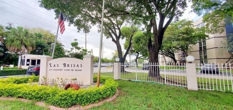 7035 NW 186TH Street # D111, Hialeah, FL 33015