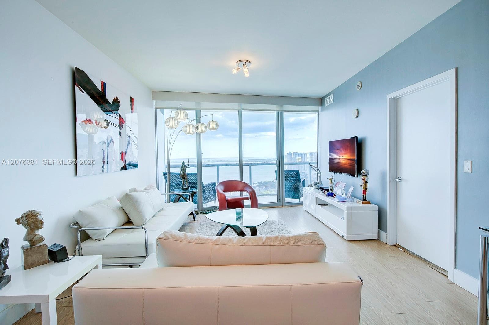888 Biscayne Blvd # 4007, Miami, FL 33132