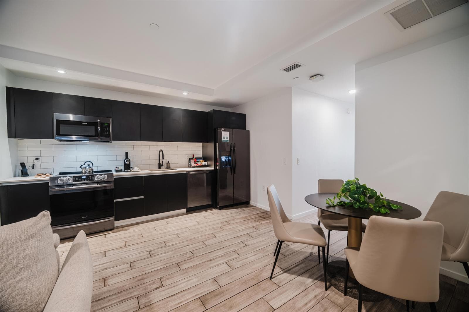 398 NE 5TH Street # 1515, Miami, FL 33132