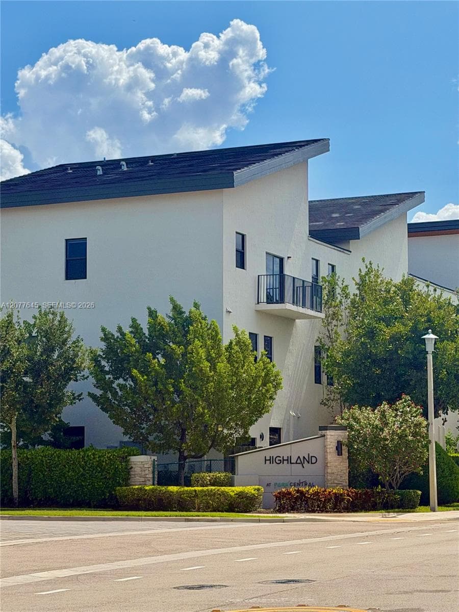 10455 NW 82nd St # 10, Doral, FL 33178