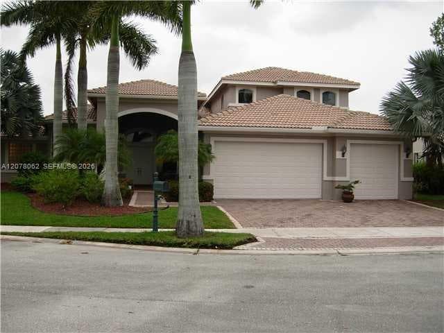 1360 Victoria Isle Dr, Weston, FL 33327