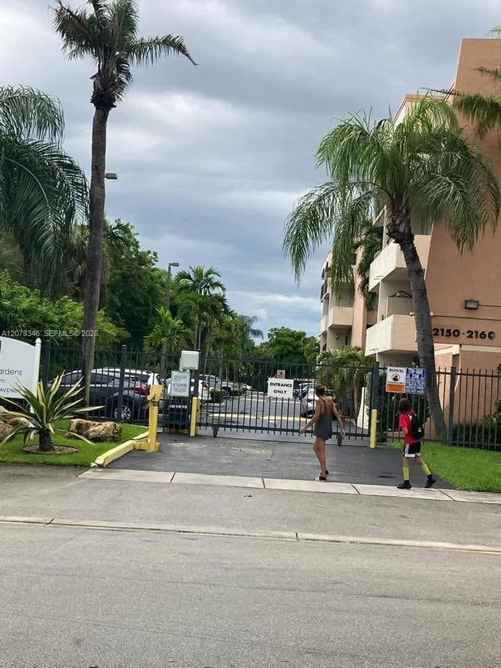2160 SW 16th Ave # 421, Miami, FL 33145