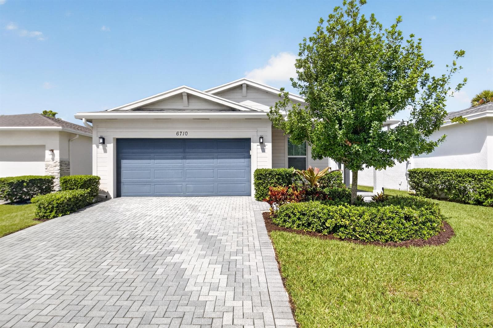 6710 POINTE OF WOODS Drive, West Palm Beach, FL 33413