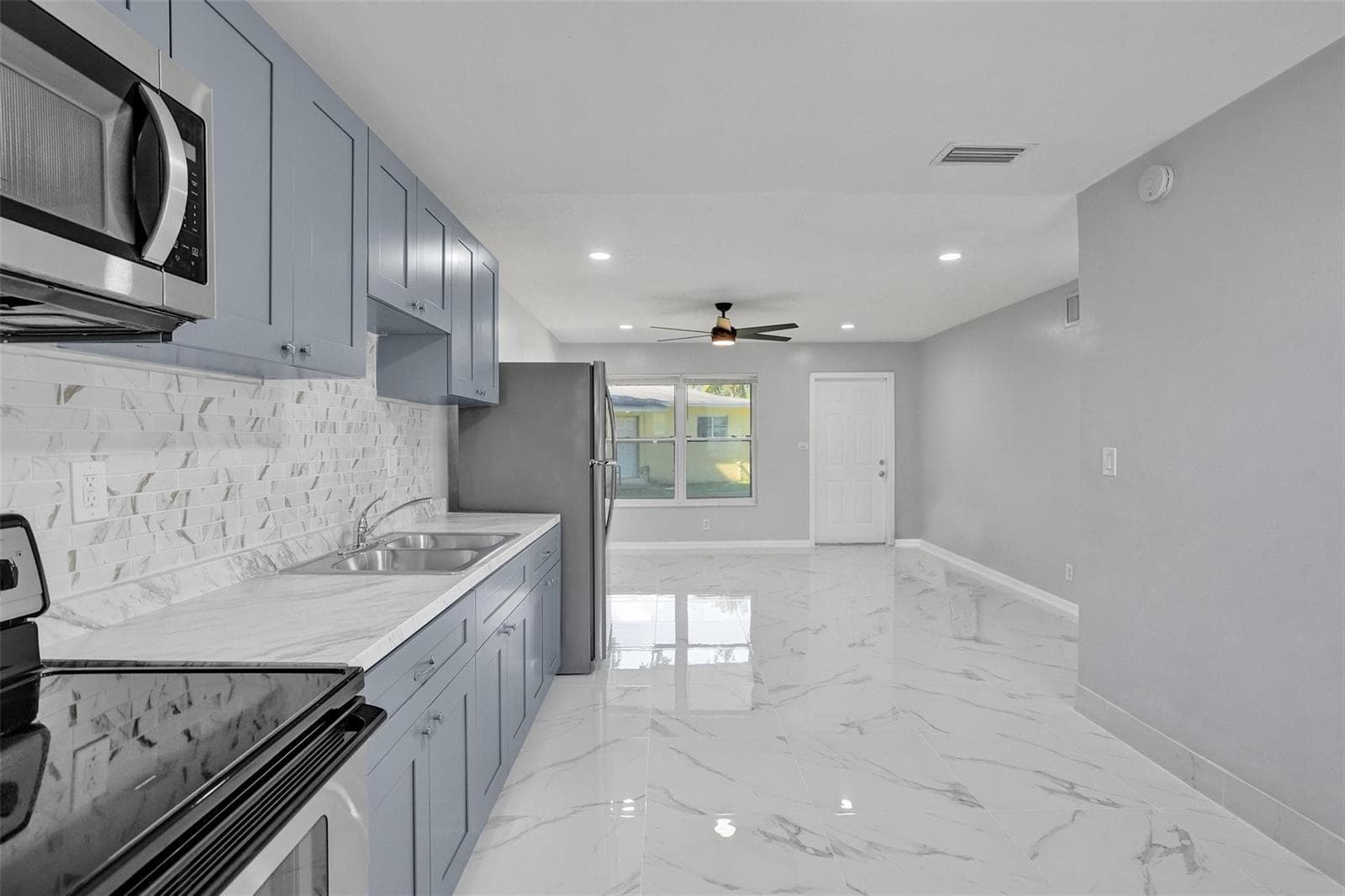 260 NE 41st Street, Oakland Park, FL 33334