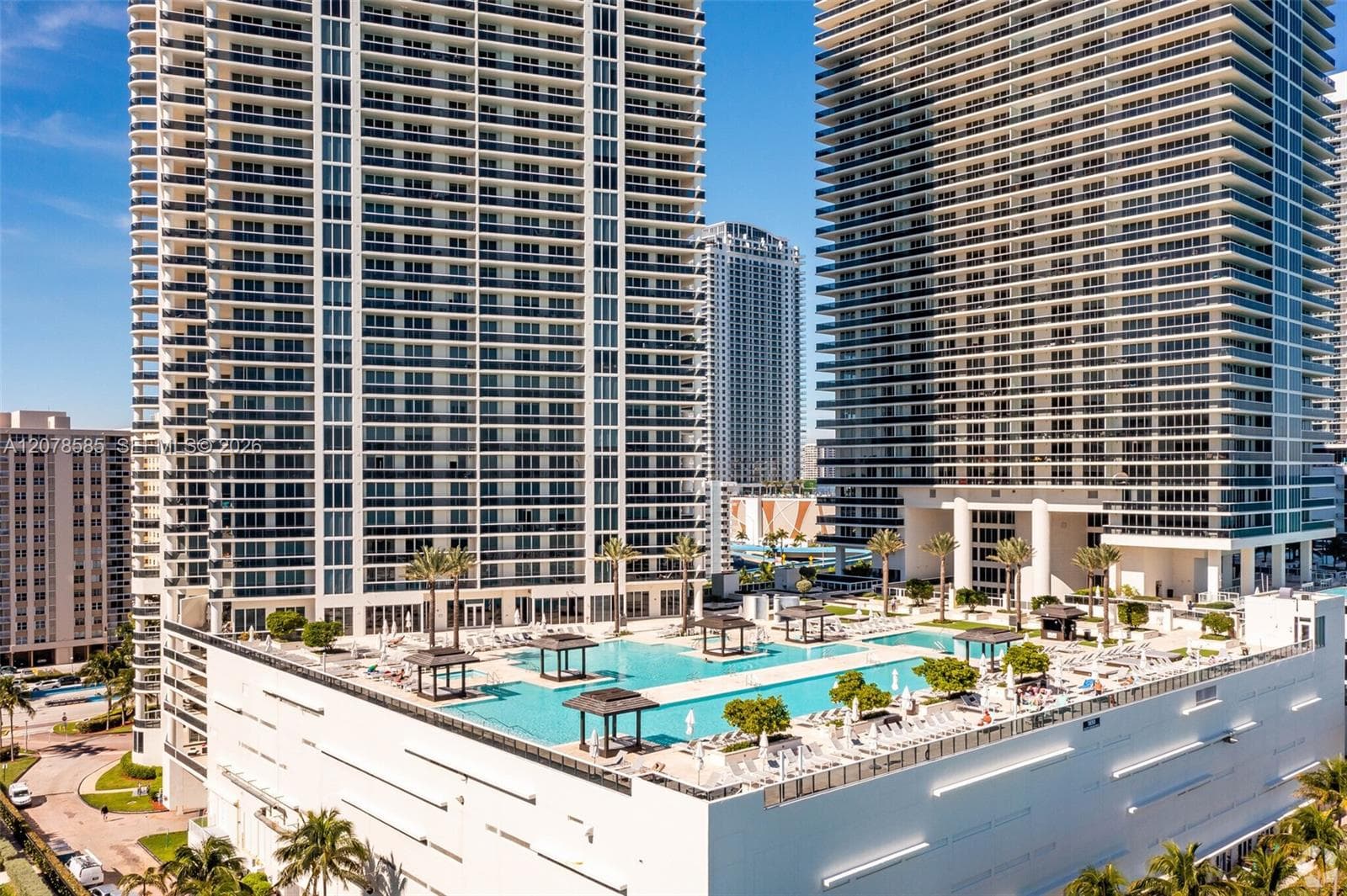 1850 S Ocean Dr # 909, Hallandale Beach, FL 33009