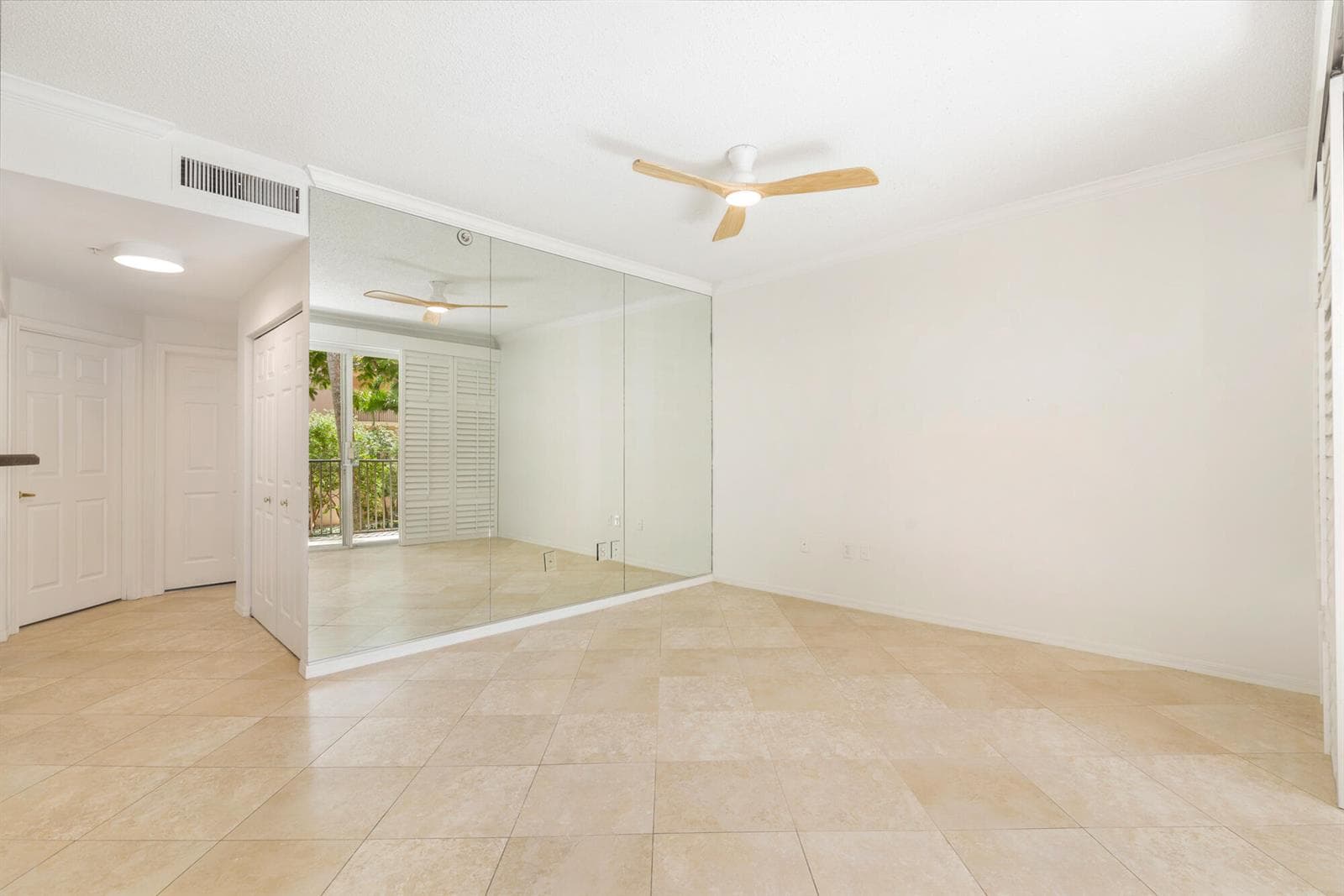 1805 N FLAGLER Drive # 206, West Palm Beach, FL 33407