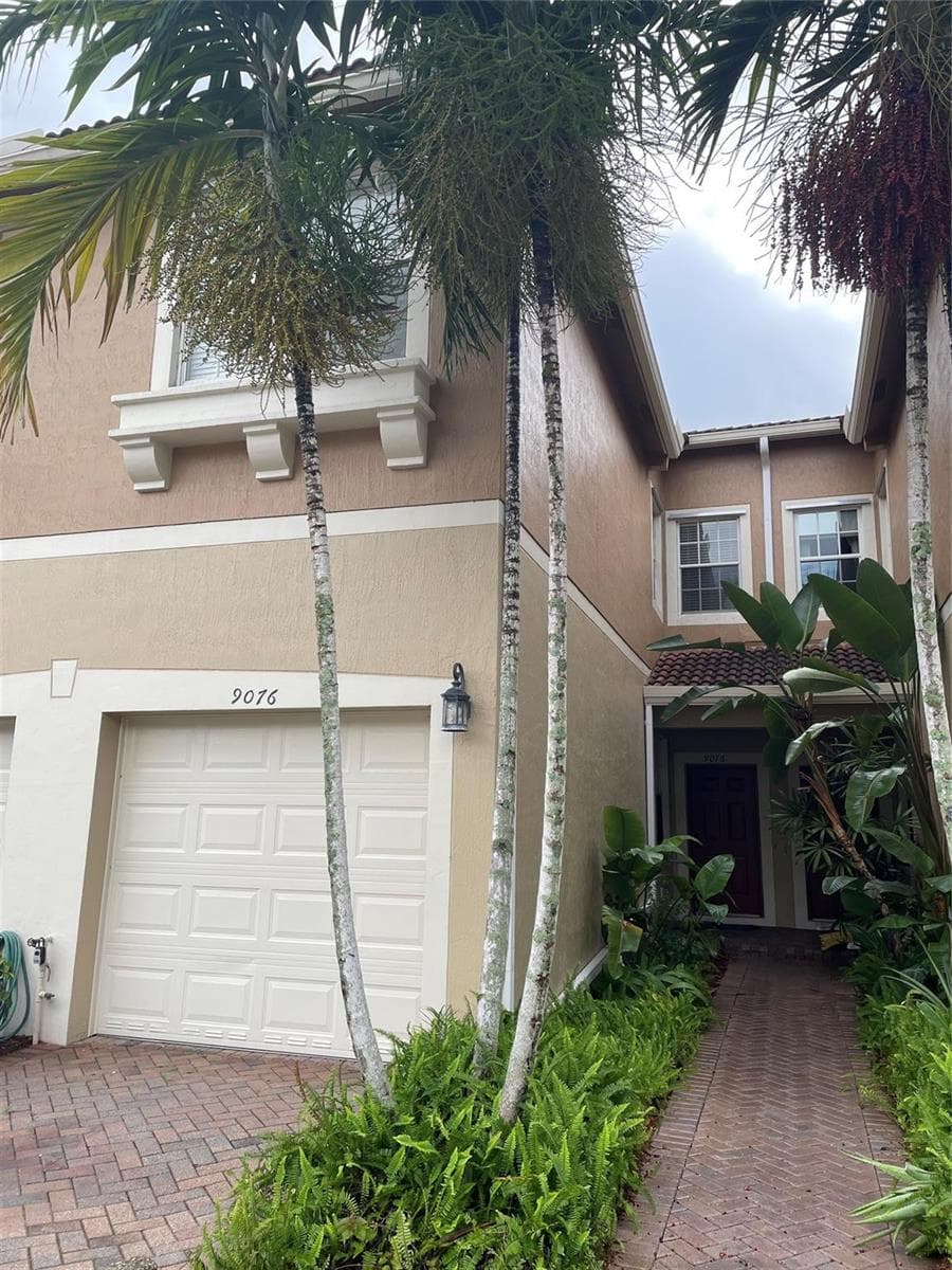 9076 Preston Place, Tamarac, FL 33321