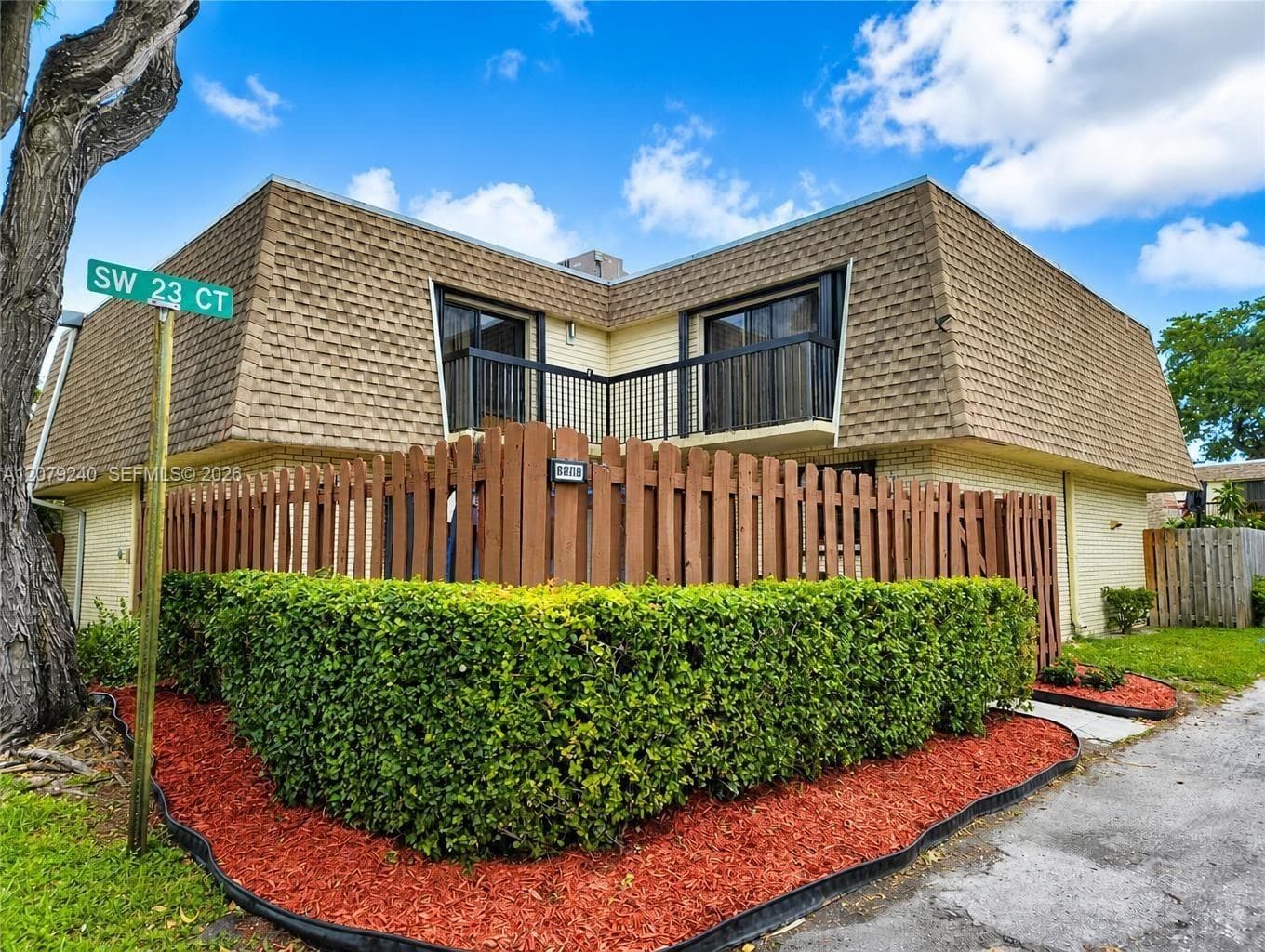 8215 SW 23rd Ct # 17D, North Lauderdale, FL 33068