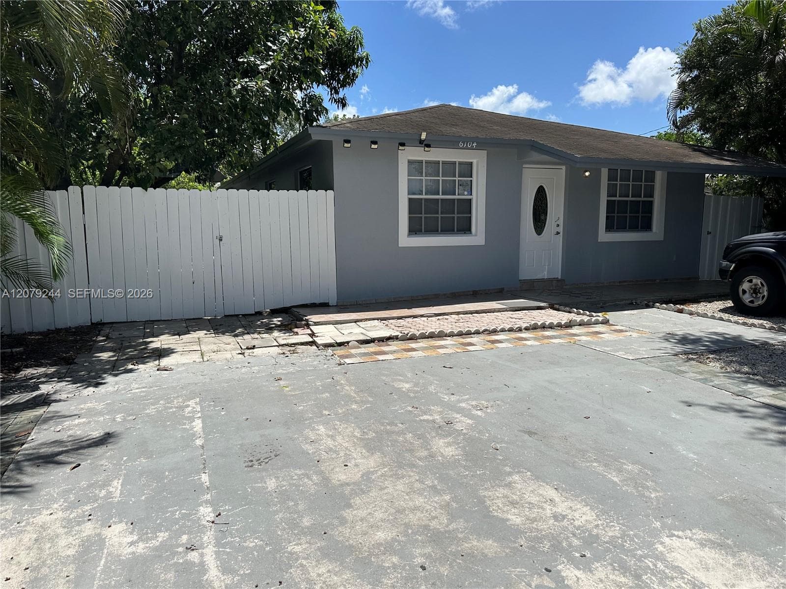 6104 Pierce St, Hollywood, FL 33024