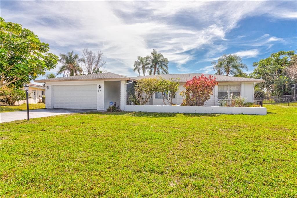 37 OAKLAND HILLS PLACE, ROTONDA WEST, FL 33947