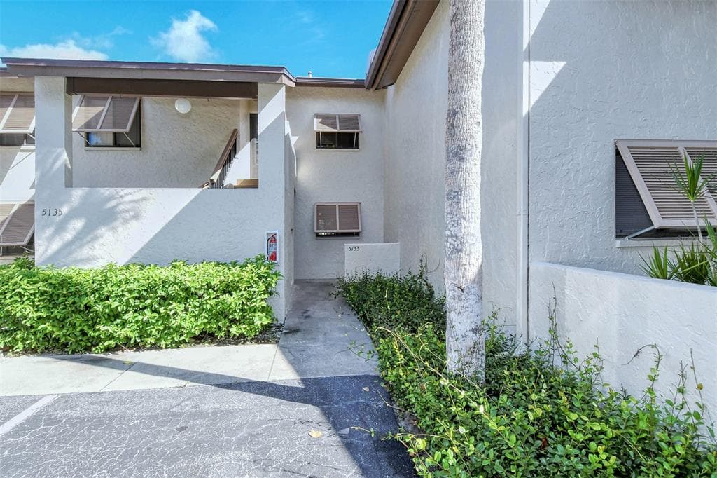 5133 WILLOW LINKS # 11, SARASOTA, FL 34235