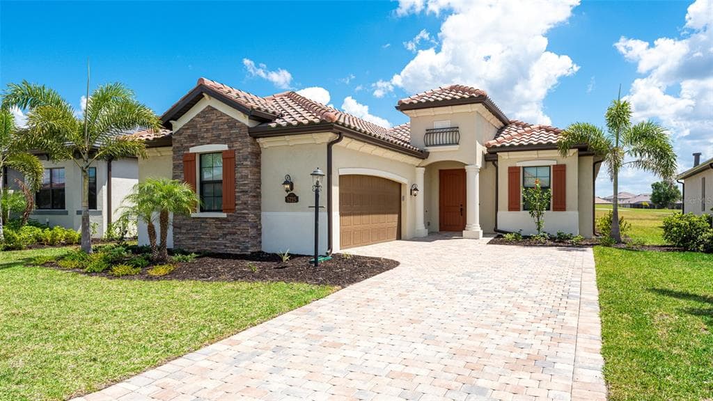5725 CHEECH GLEN, LAKEWOOD RANCH, FL 34211