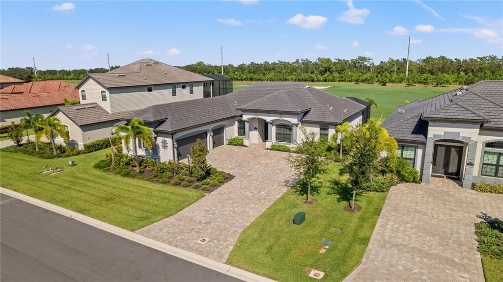 5623 MULLIGAN WAY, LAKEWOOD RANCH, FL 34211