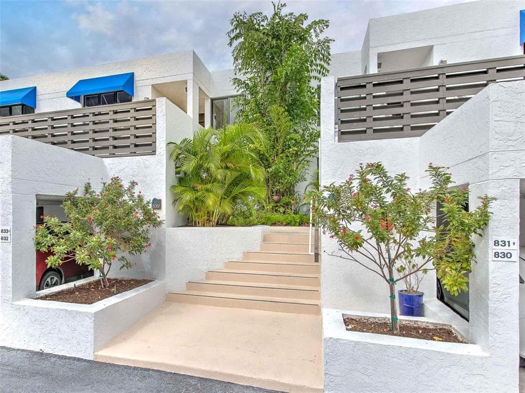 833 BAYPORT WAY # 833, LONGBOAT KEY, FL 34228