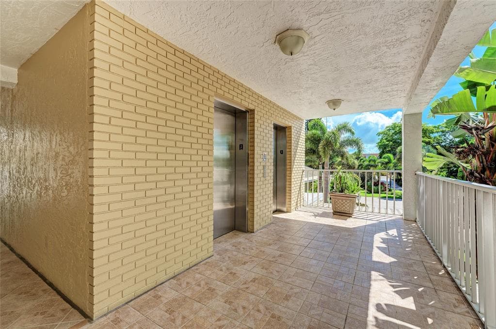 4825 GULF OF MEXICO DRIVE # 201, LONGBOAT KEY, FL 34228