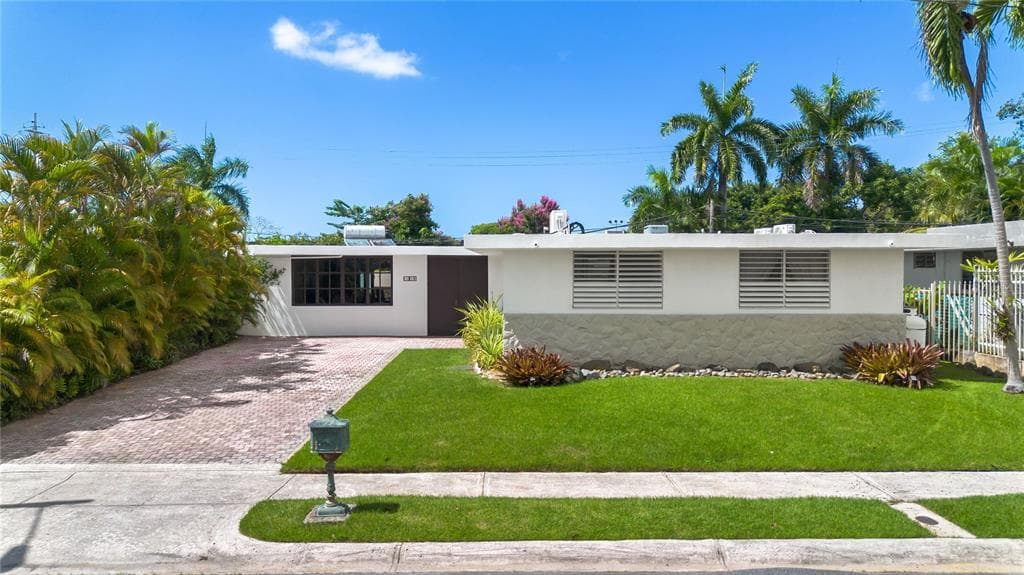 Urb. Torrimar PASEO DE LA ALHAMBRA # 1-16, GUAYNABO, PR 00966