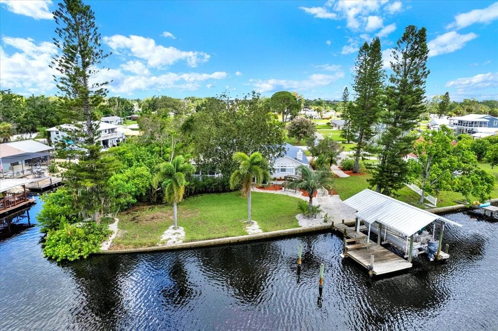 102 W NORTH BRANCH ROAD, RUSKIN, FL 33570