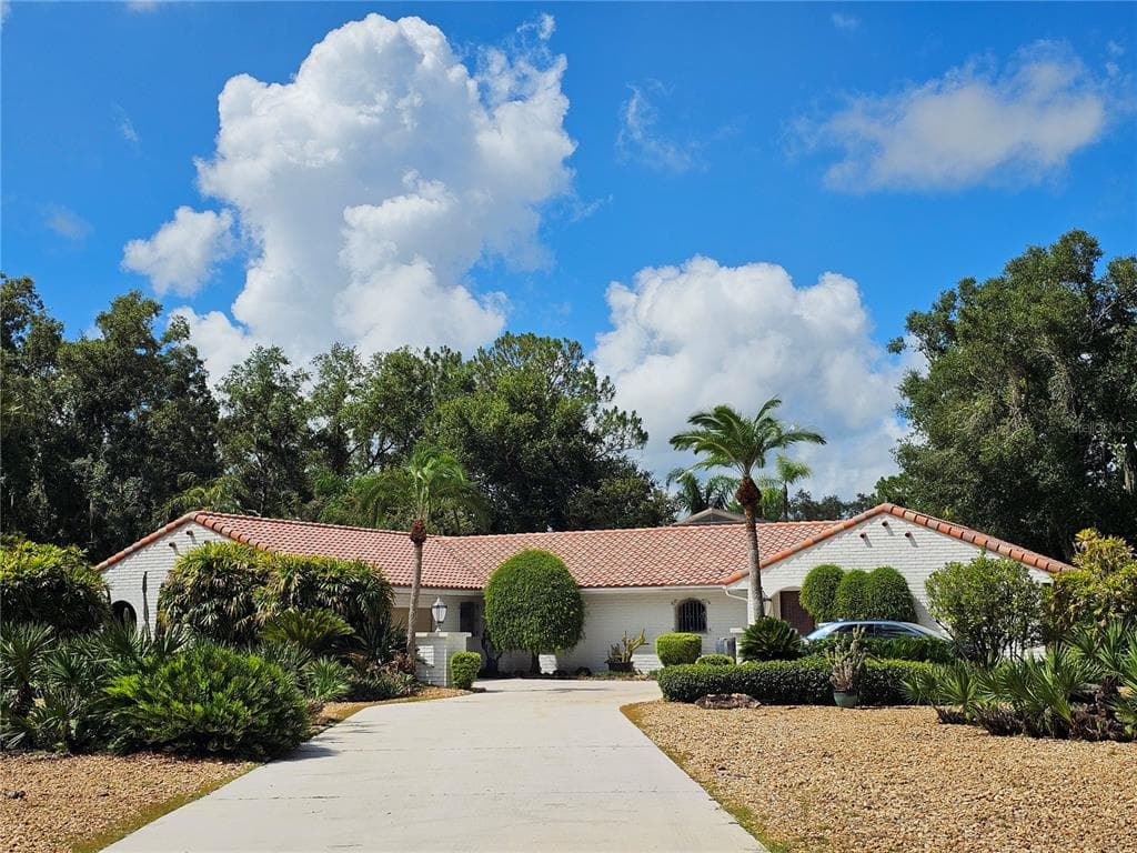 200 ISLAND WAY, WINTER HAVEN, FL 33884