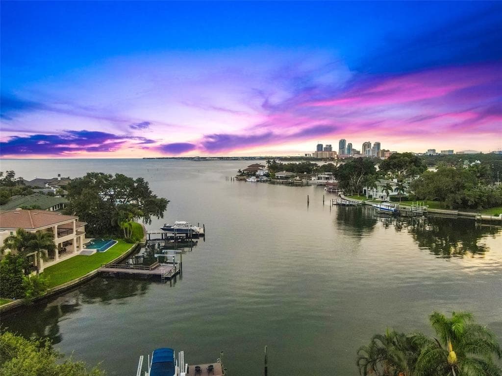 1365 BRIGHTWATERS BOULEVARD NE, ST PETERSBURG, FL 33704