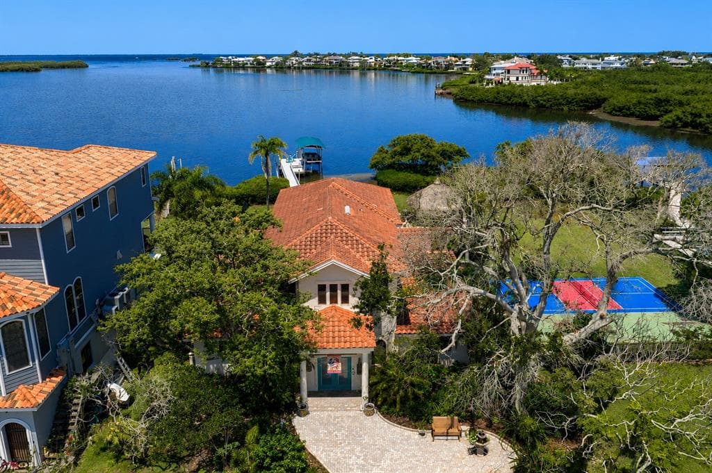 1632 SEA BREEZE DRIVE, TARPON SPRINGS, FL 34689