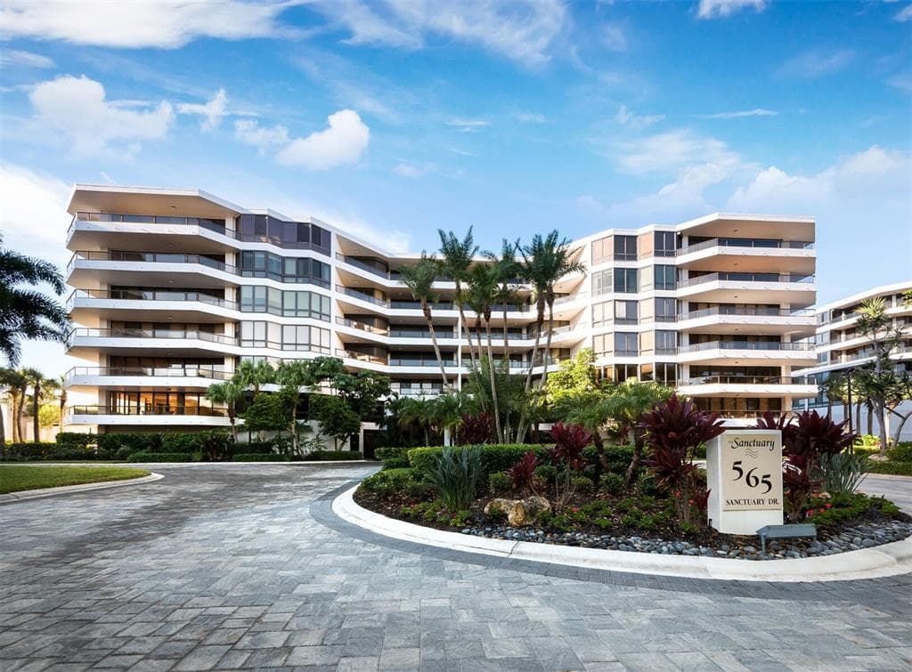565 SANCTUARY DRIVE # B106, LONGBOAT KEY, FL 34228