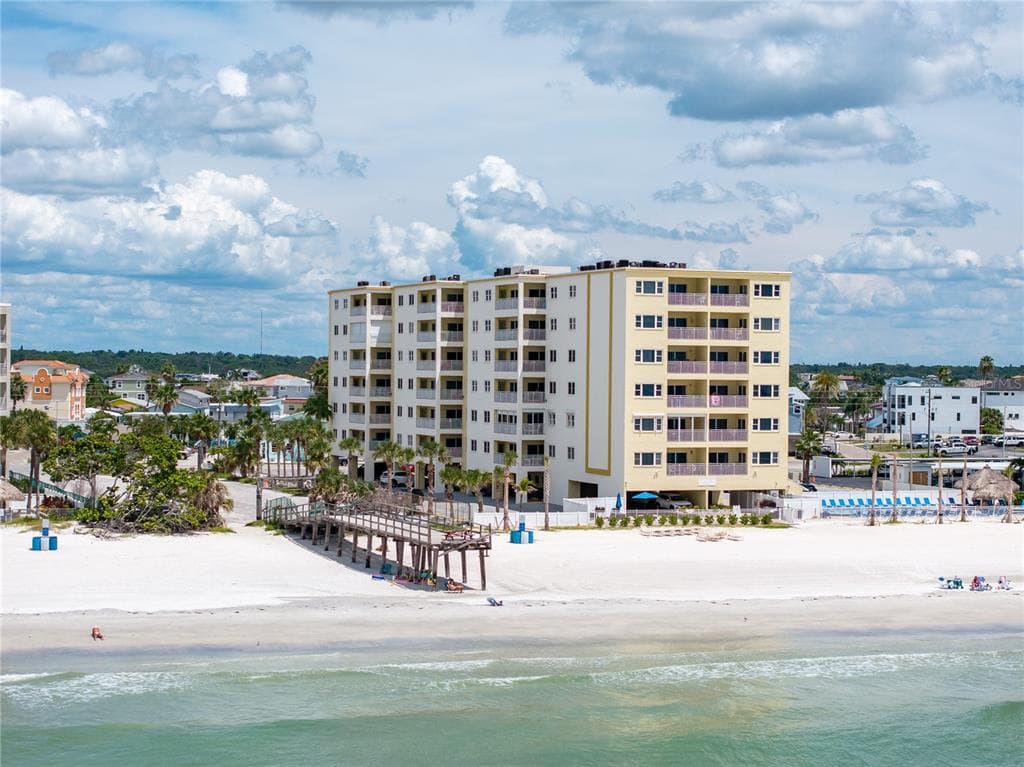 17450 GULF BOULEVARD # 206, REDINGTON SHORES, FL 33708
