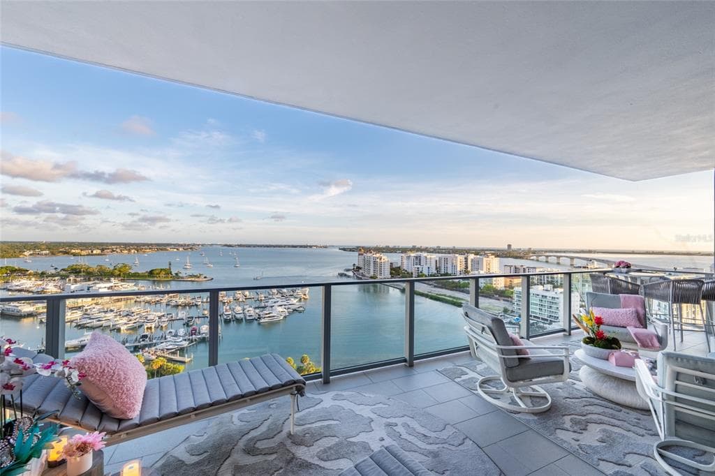 1155 N GULFSTREAM AVENUE # 1607, SARASOTA, FL 34236