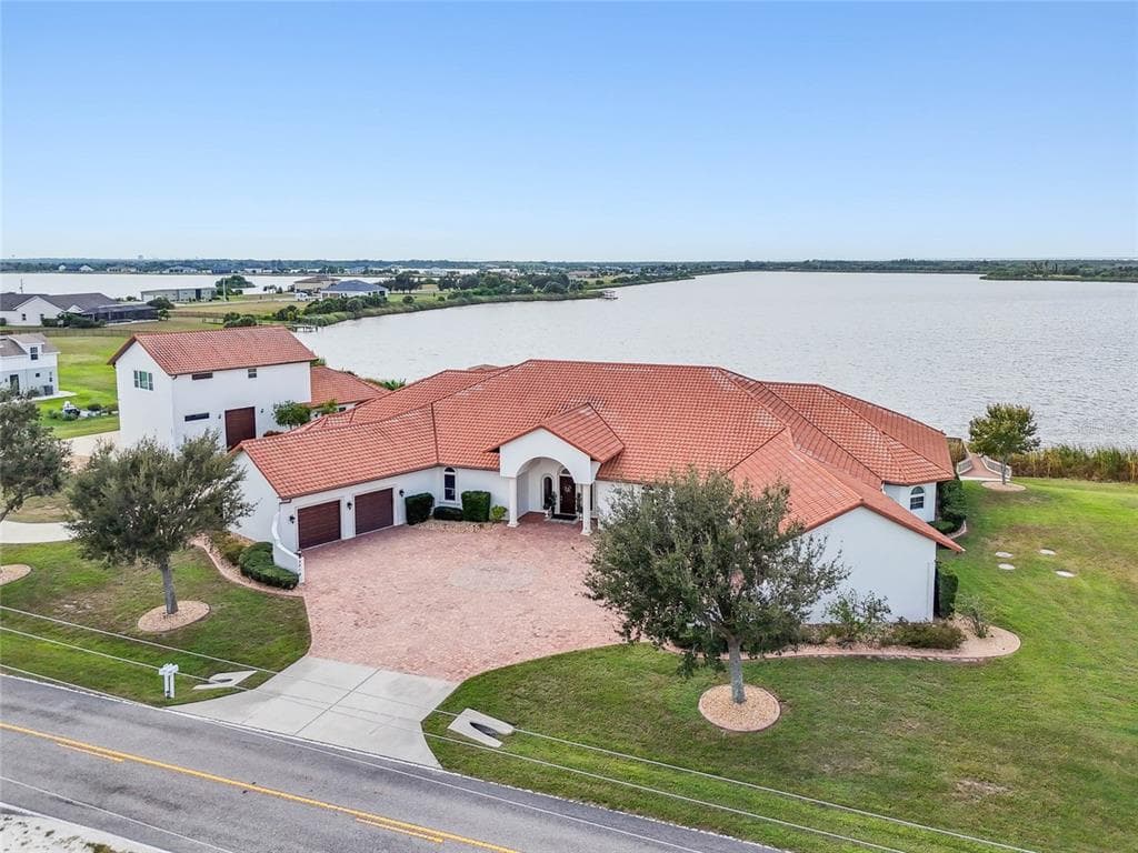 3215 GULF CITY ROAD, RUSKIN, FL 33570