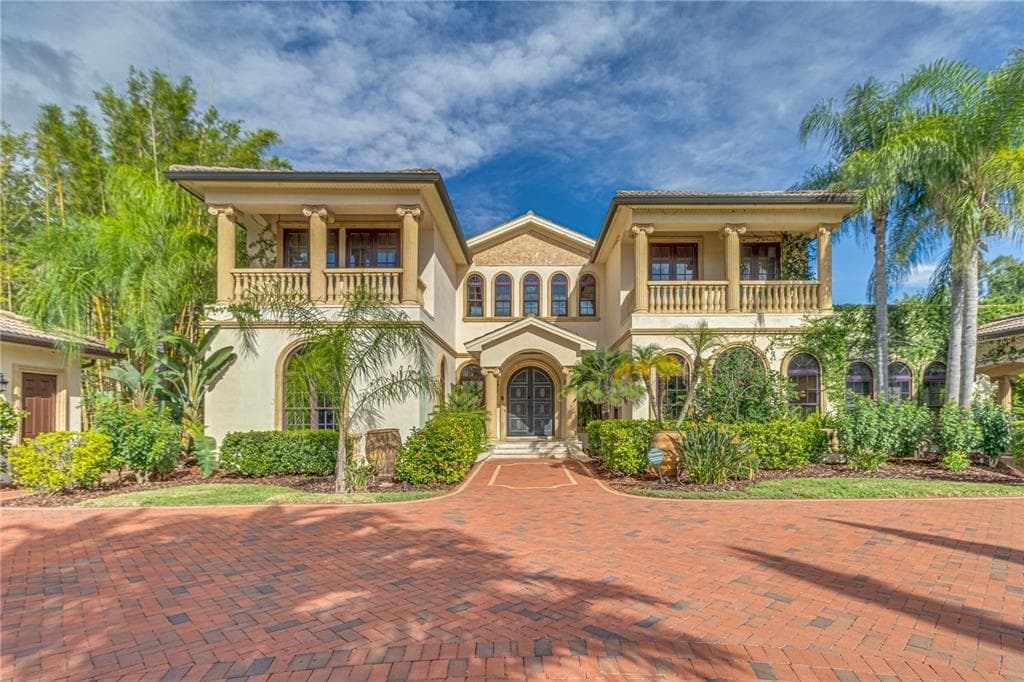 117 BELLAMERE PALMS COURT, LUTZ, FL 33549