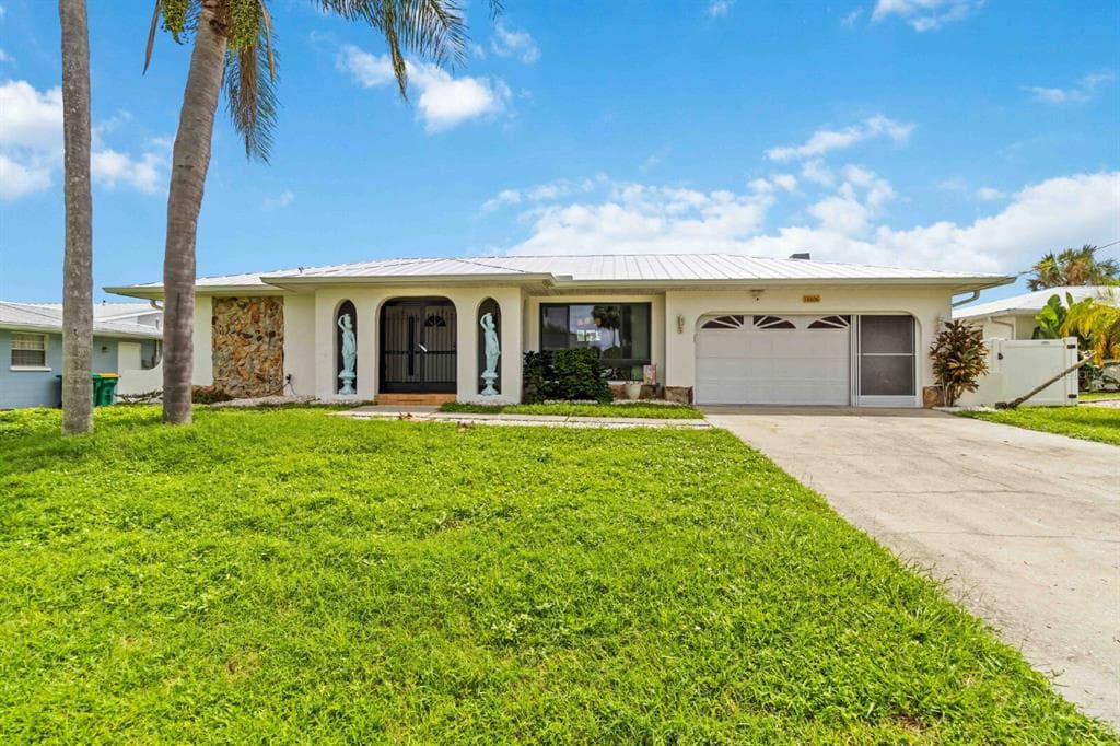 18606 BRIGGS CIRCLE, PORT CHARLOTTE, FL 33948