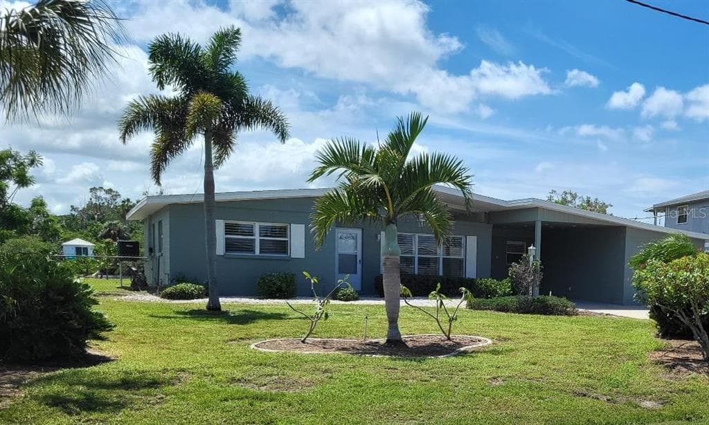 828 BLUE HERON BOULEVARD, RUSKIN, FL 33570