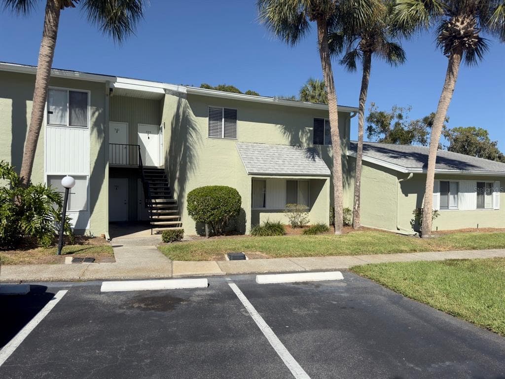559 B FAIRWAYS CIRCLE, OCALA, FL 34472