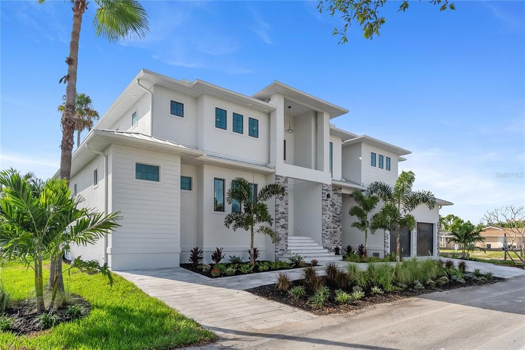 530 DE NARVAEZ DRIVE, LONGBOAT KEY, FL 34228