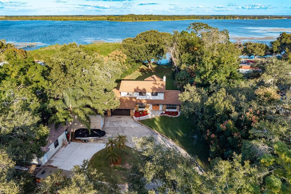 1416 GROVE AVENUE, LEESBURG, FL 34748