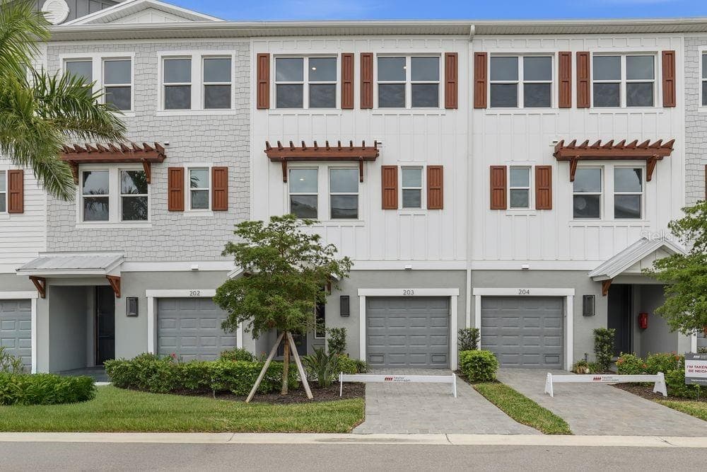 1624 COMPASS POINTE COURT # 203, PUNTA GORDA, FL 33950