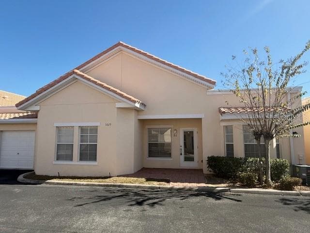 1023 DAVID WALKER DRIVE # B6, TAVARES, FL 32778