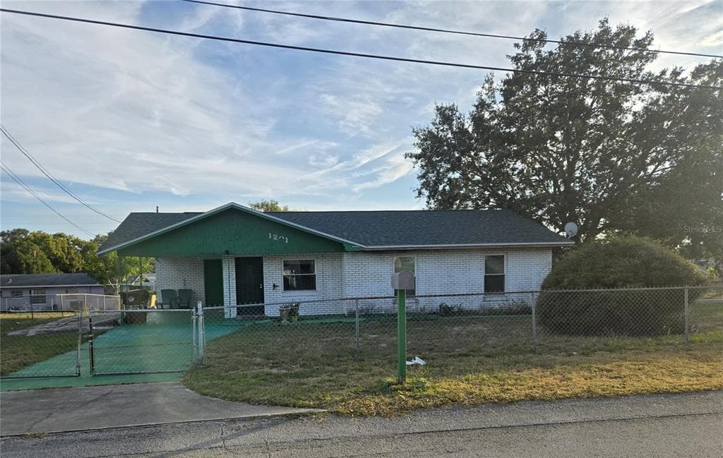 1201 VALENCIA AVENUE, HAINES CITY, FL 33844