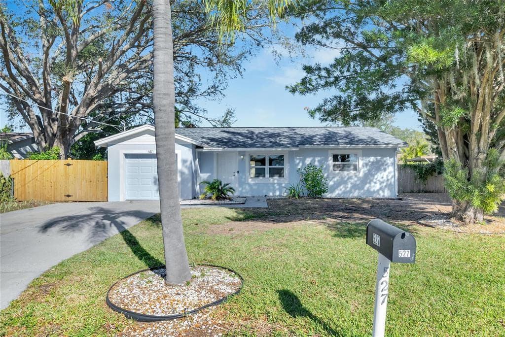 527 FOX RUN TRAIL, APOLLO BEACH, FL 33572